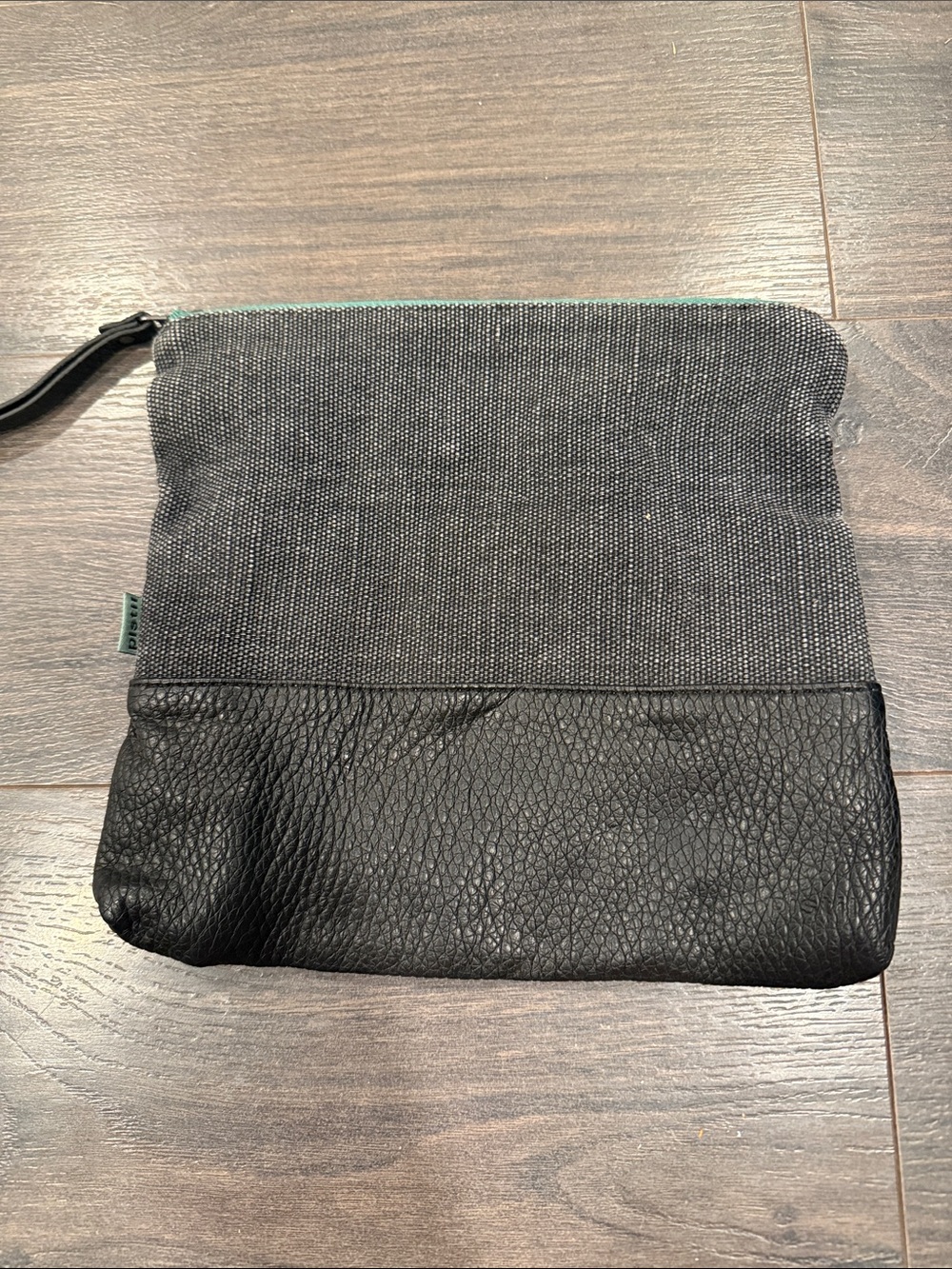 Pistol Black Two-Tone Canvas clutch 8:5
